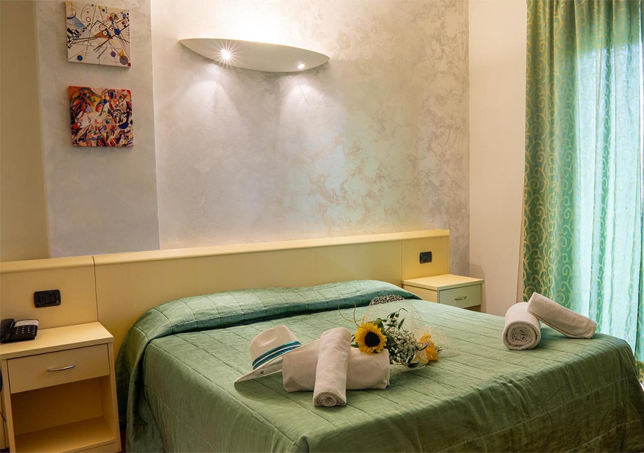 Caprice Hotel Авиляна Екстериор снимка