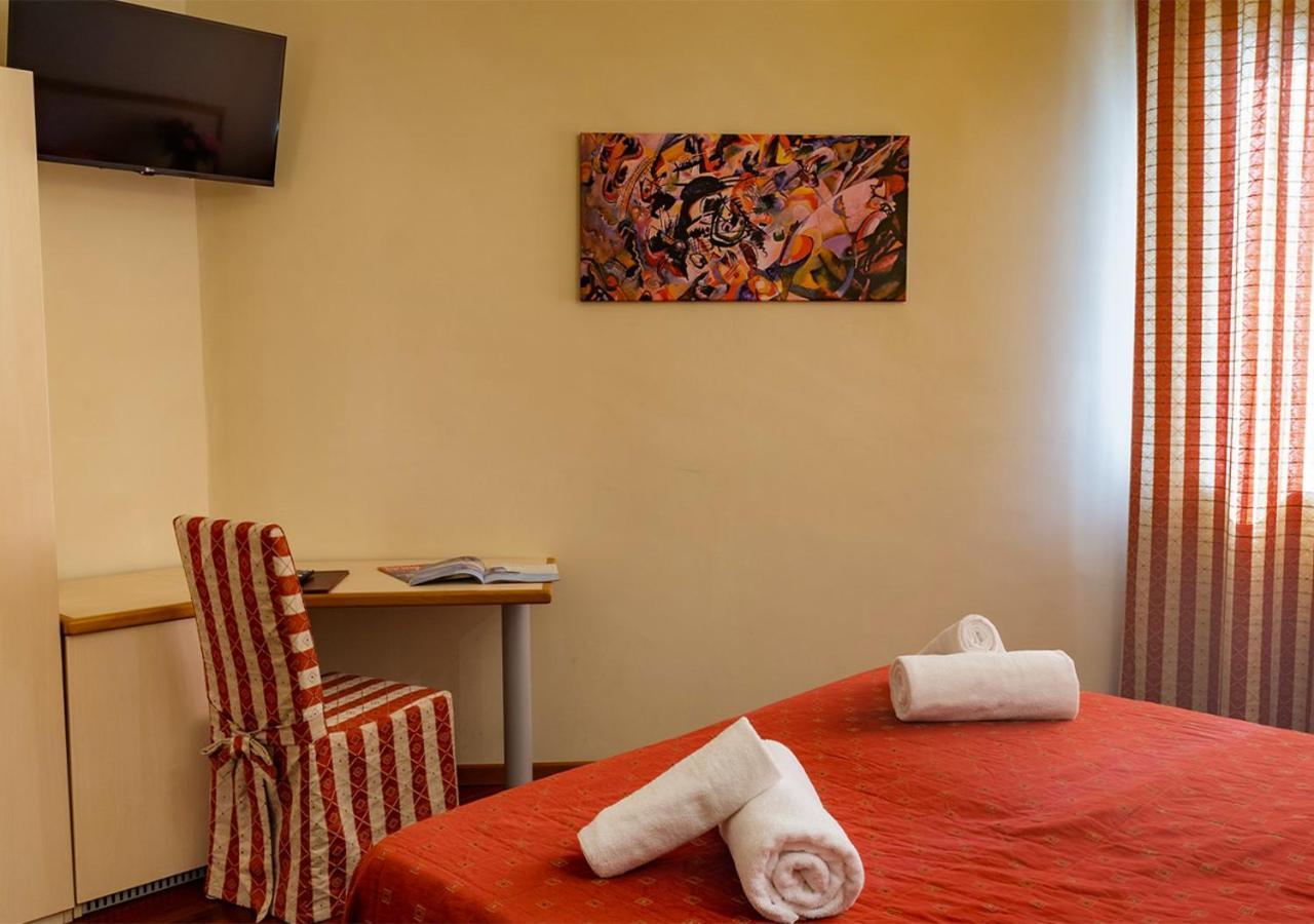 Caprice Hotel Авиляна Екстериор снимка